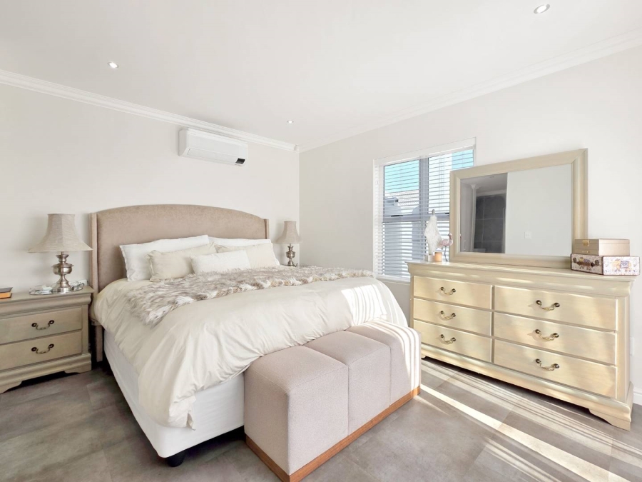 3 Bedroom Property for Sale in Sunningdale Western Cape